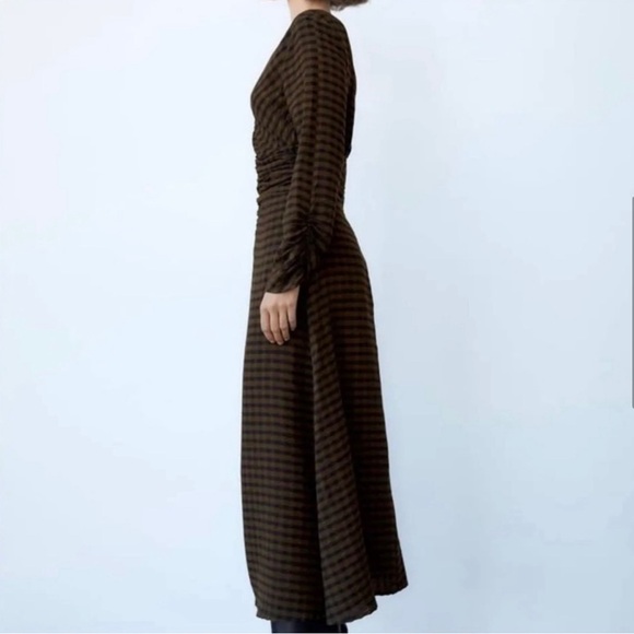 ZARA lovely textured checked draped midi dress in brown & black🔥🔥🔥 - Picture 4 of 10
